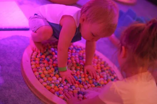 Edukacja kulturalna dla 2-latka w teatrze